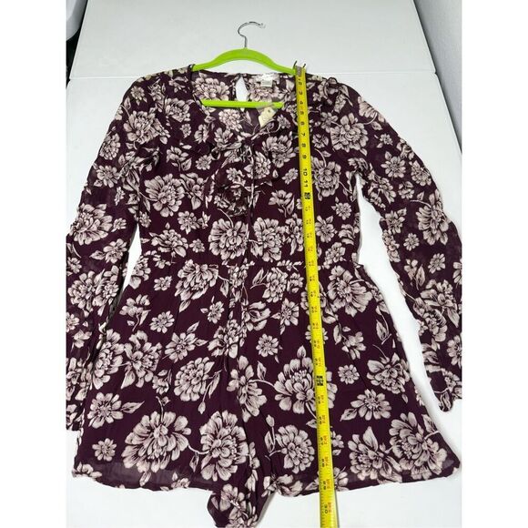 NWT Band of Gypsies Romper Womens Sz M Purple Floral Ruffle V-Neck Boho Festival - Picture 8 of 13